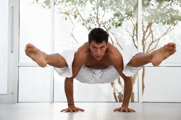 Pisua galtzeaz gain, power yogak muskulu definizio ederra sortzen du